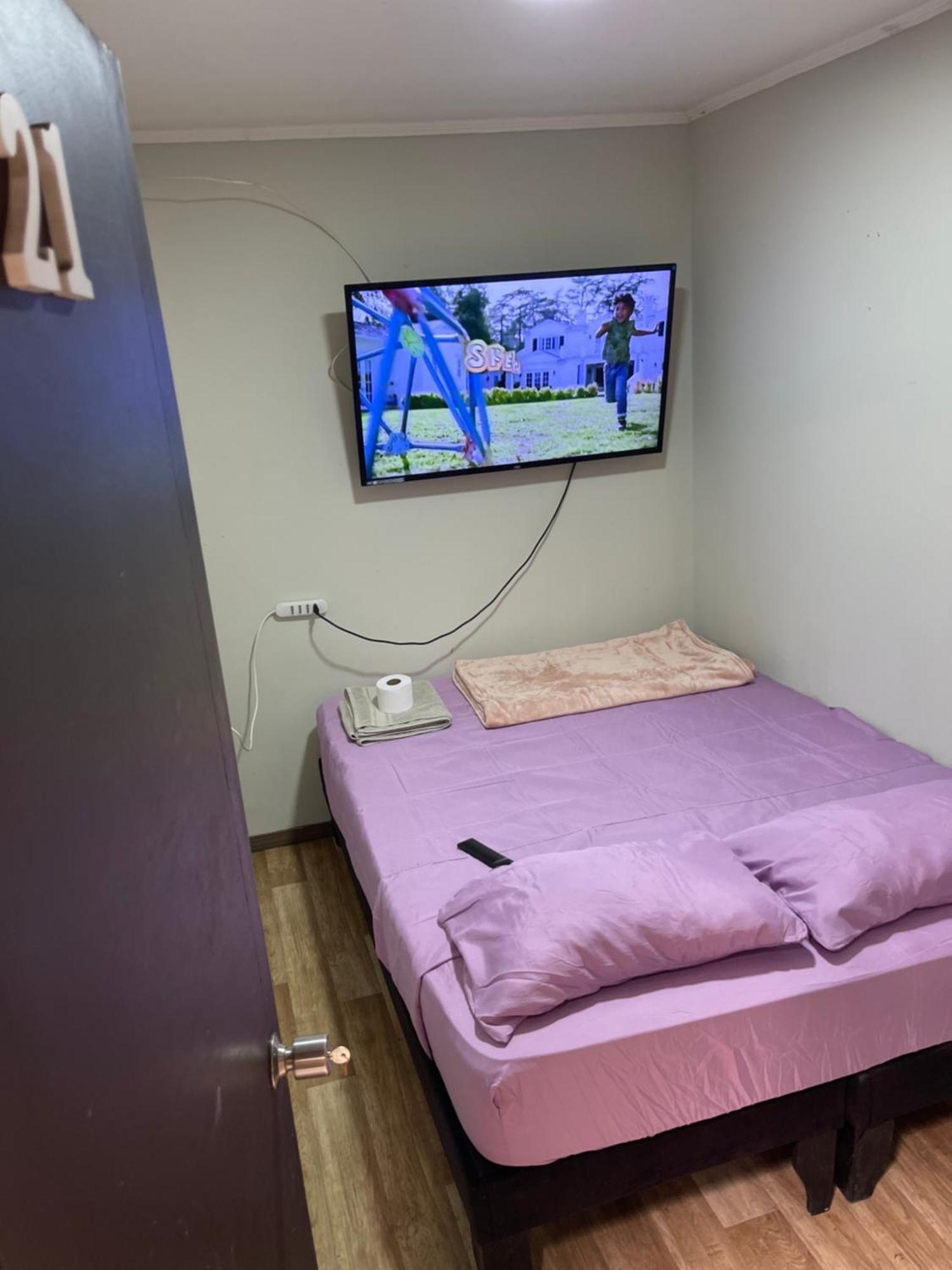 Hostal Low Cost サンティアゴ エクステリア 写真
