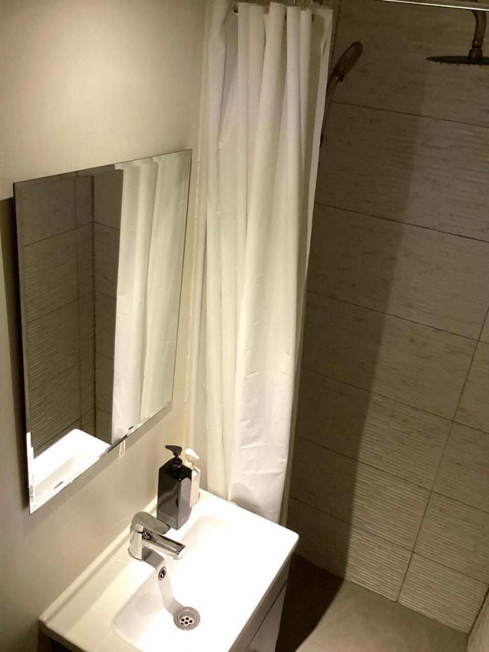 Hostal Low Cost サンティアゴ エクステリア 写真